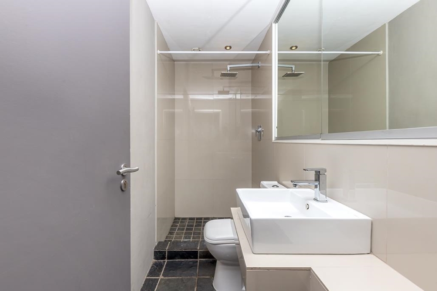 3 Bedroom Property for Sale in Sea Point Western Cape